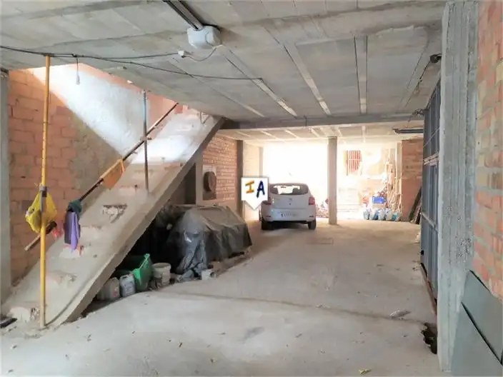 Casa adosada en venta en Iznájar