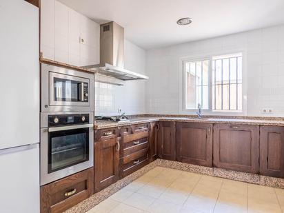 Kitchen of Single-family semi-detached for sale in Utrera  with Air Conditioner, Heating and Parquet flooring