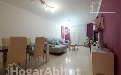 Living room of Flat for sale in Oliva  with Air Conditioner, Heating and Parquet flooring