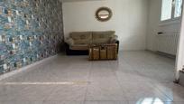 Sala d'estar de Casa o xalet en venda en Almenar amb Calefacció