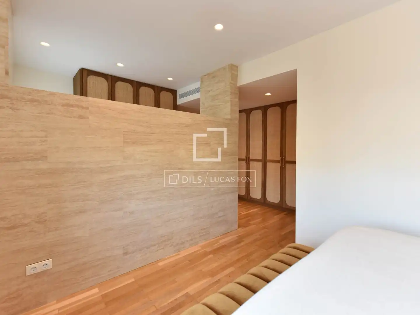 Flat for sale in Barcelona  with Air Conditioner, Heating and Terrace