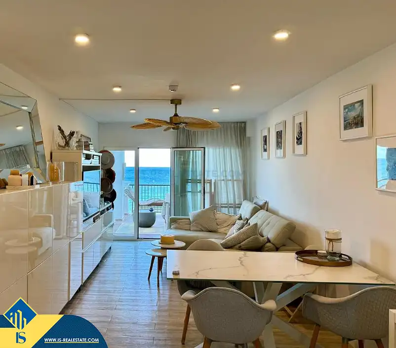 Sala de estar de Ático en venta en Sant Josep de sa Talaia con Terraza, Amueblado y Piscina comunitaria