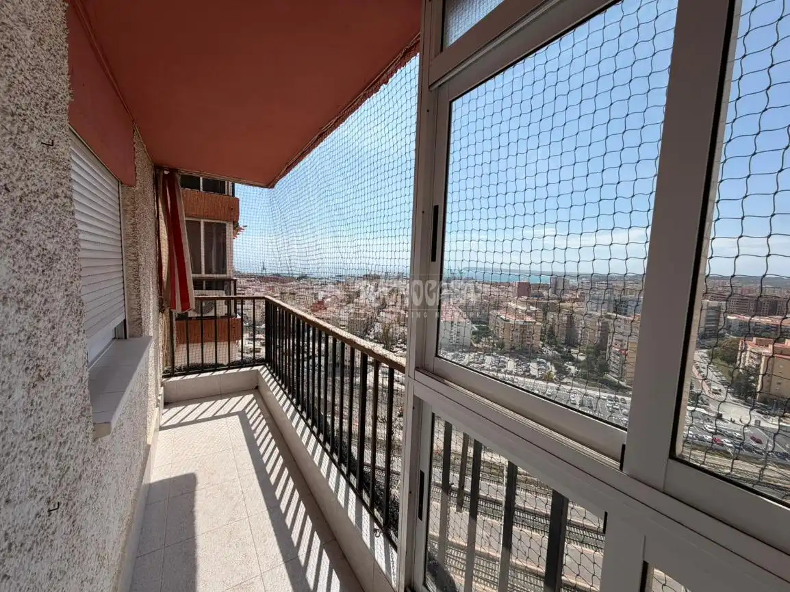 Habitación de Piso en venta en Alicante / Alacant con Balcón