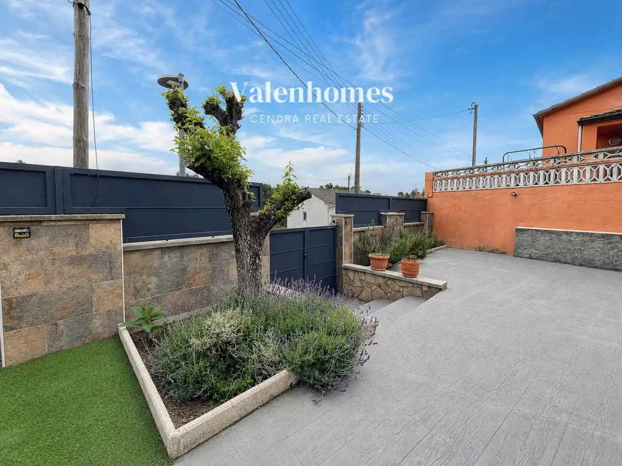 Exterior view of Houses for sale in Lliçà d'Amunt  with Air Conditioner, Private garden and Furnished