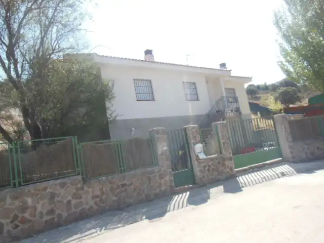 Vista exterior de Piso en venta en Ambite, Madrid