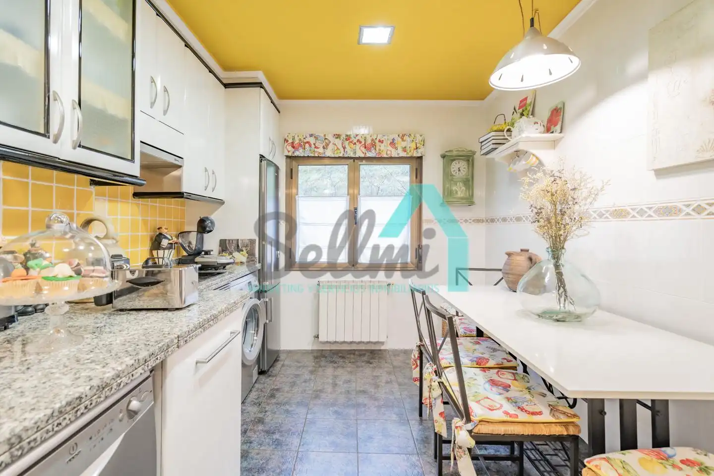 Cocina de Piso en venta en Mieres (Asturias) con Calefacción y Parquet