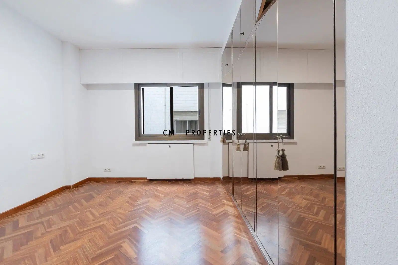 Flat for rent in Valencia  with Air Conditioner, Heating and Storage room