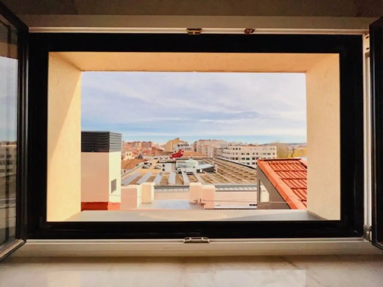Vista exterior de Dúplex en venda en Burgos amb Calefacció i Balcó