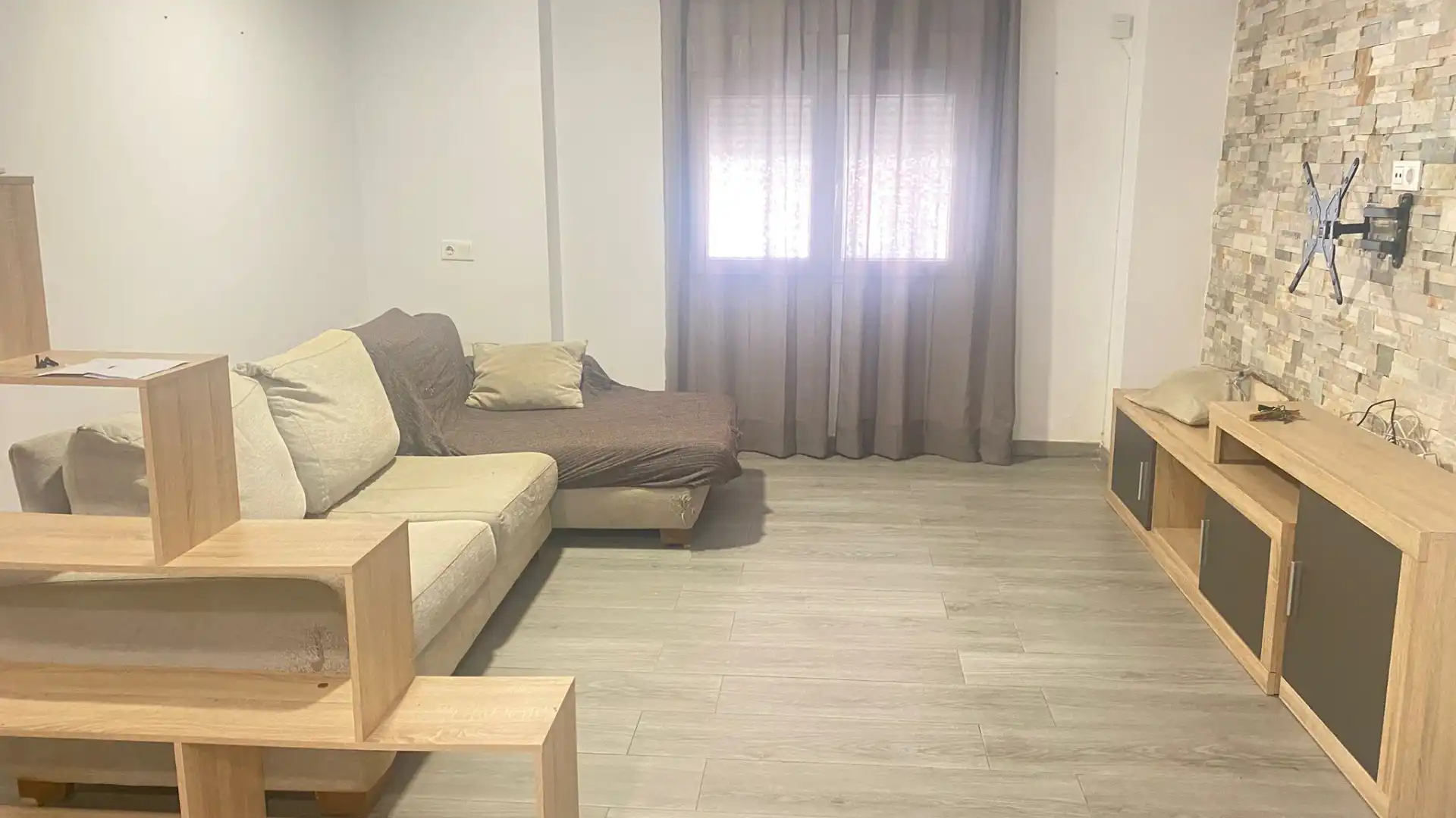 Living room of Planta baja for rent in Burjassot  with Air Conditioner and Furnished