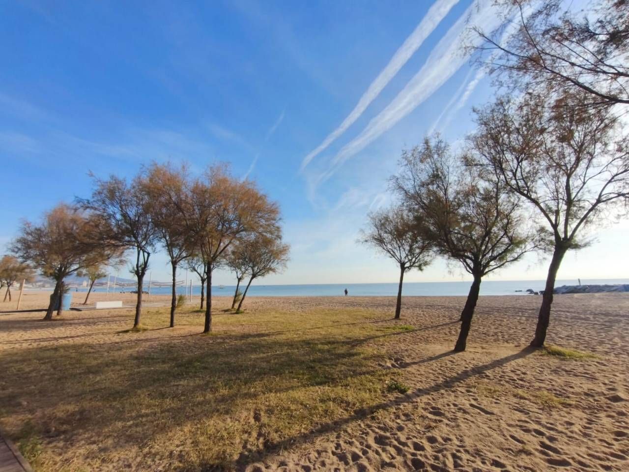 Exterior view of Flat for sale in Badalona  with Air Conditioner, Parquet flooring and Balcony