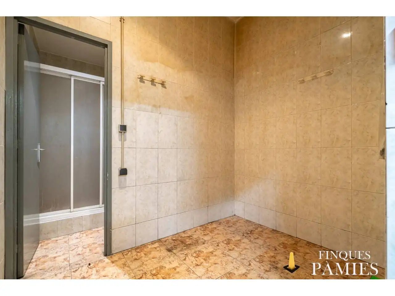 Baño de Local en venta en Reus con Alarma