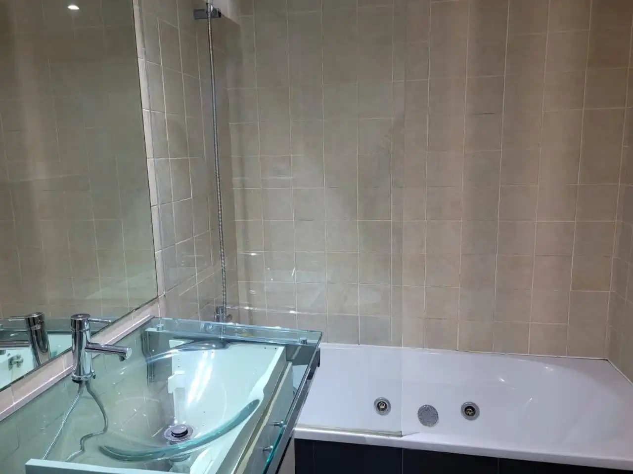 Baño de Piso en venta en Sabadell con Aire acondicionado, Calefacción y Parquet