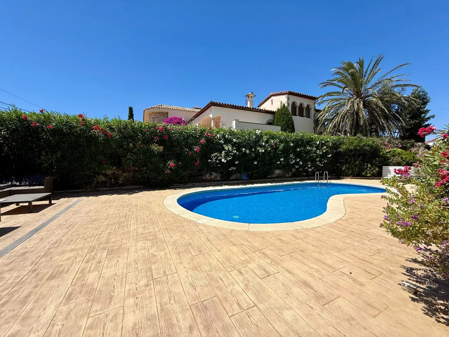 Piscina de Casa adosada en venda en Empuriabrava amb Aire condicionat, Terrassa i Moblat