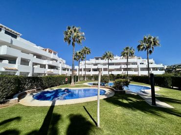 Apartament amb balcó en venda a Avenida de la Resina 1