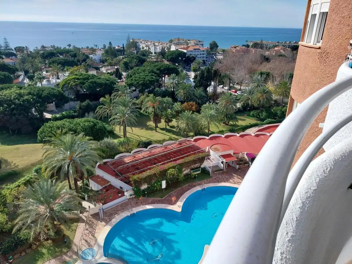 Flat with pool for sale in Elviria - Cabopino, imagen 7