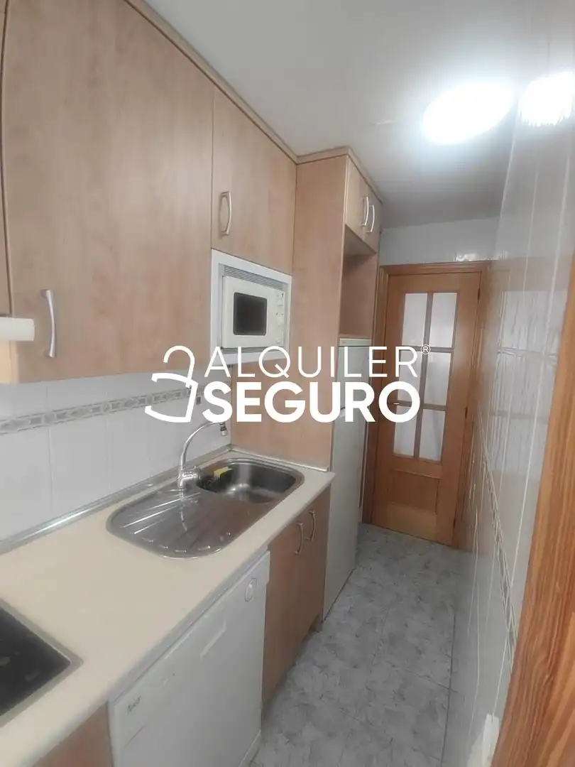 Cocina de Piso de alquiler en Benidorm con Aire acondicionado, Terraza y Amueblado
