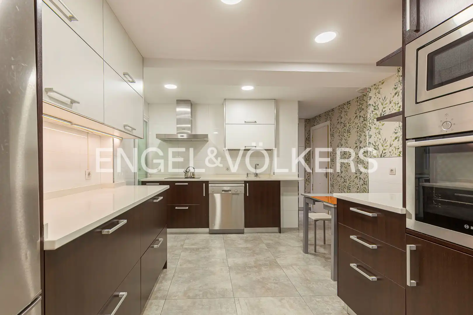 Kitchen of Flat for rent in Barrio de Salamanca