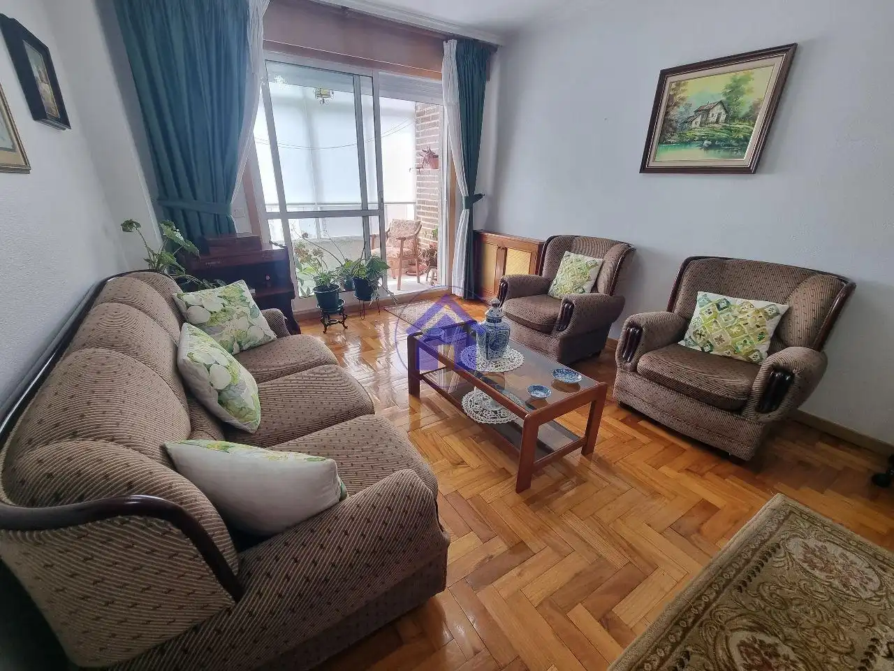 Sala d'estar de Pis en venda en Vigo  amb Calefacció, Parquet i Terrassa