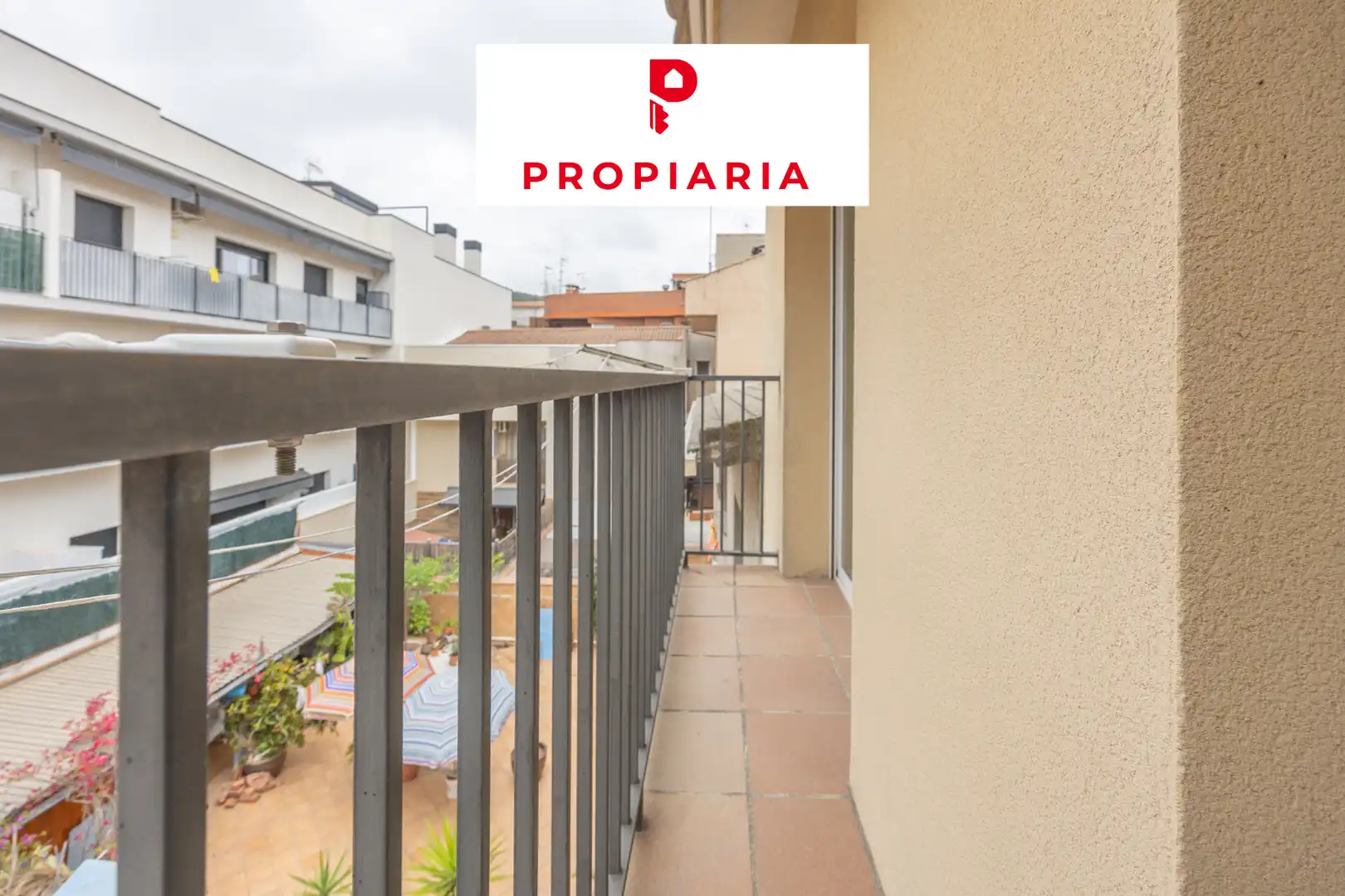 Vista exterior de Piso en venta en Vallirana con Aire acondicionado, Calefacción y Parquet