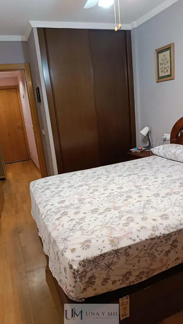 Dormitori de Apartament en venda en Calvarrasa de Abajo amb Calefacció, Terrassa i Piscina comunitària