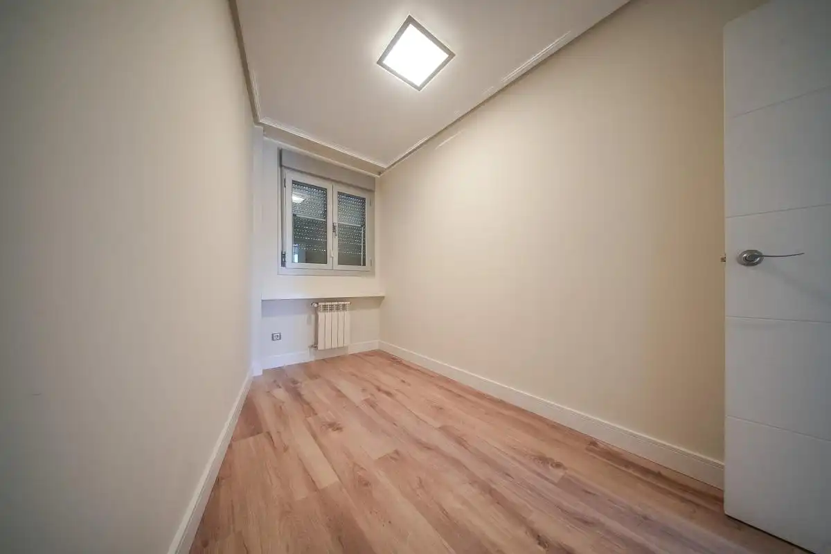 Bedroom of Attic for sale in Madrid  with Air Conditioner, Heating and Private garden