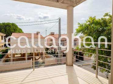 Adosado con balcón en venta en Almenara