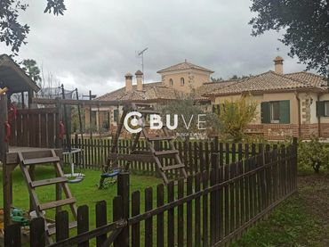 Detached house with pool for sale in Urbanizacion Rio Caya 67