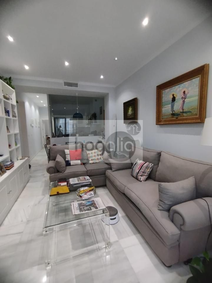 Living room of Flat to rent in  Sevilla Capital  with Air Conditioner, Storage room and Furnished