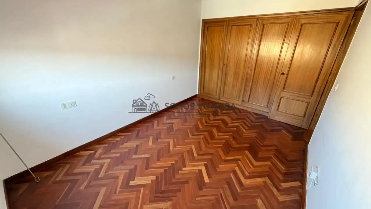Bedroom of Flat for sale in Ourense Capital   with Heating, Parquet flooring and Balcony
