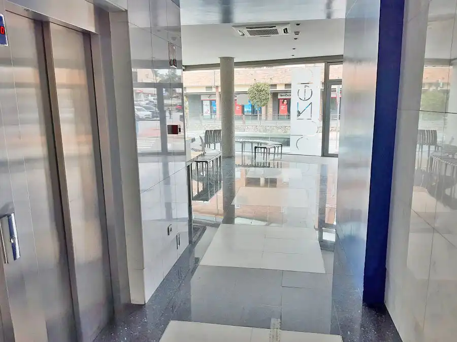 Büro zur Miete in Torrelodones mit Klimaanlage, Heizung und Internet