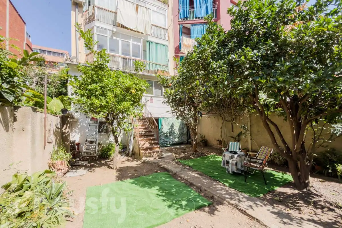 Vista exterior de Piso en venta en Badalona con Trastero