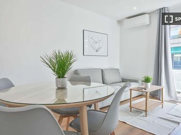 Appartamento con balcone in affitto a Les Corts
