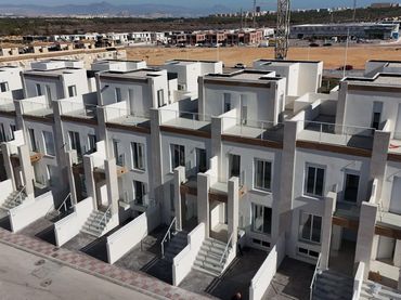 Adosado con piscina en venta en Gran Alacant