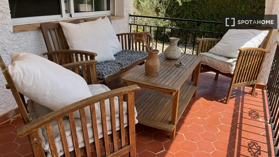 Terraza de Piso de alquiler en La Pobla de Vallbona con Aire acondicionado, Calefacción y Amueblado