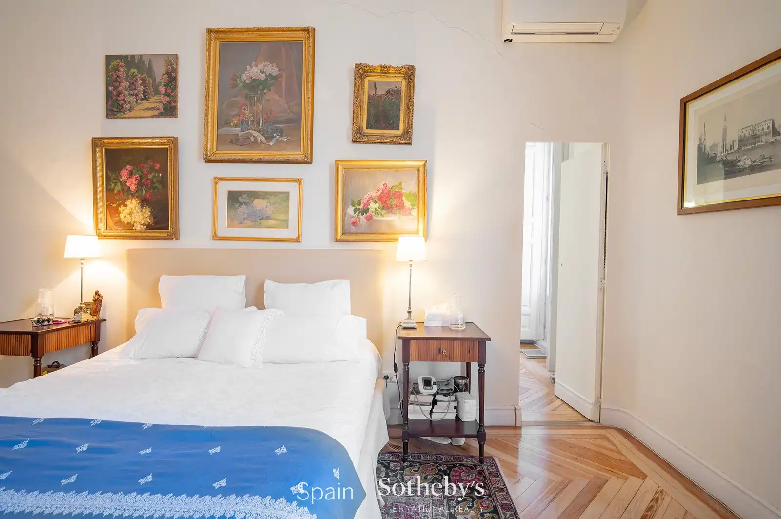 Bedroom of Apartments for sale in Madrid  with Air Conditioner, Heating and Terrace