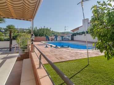 Casa amb piscina en venda a Mas Alba