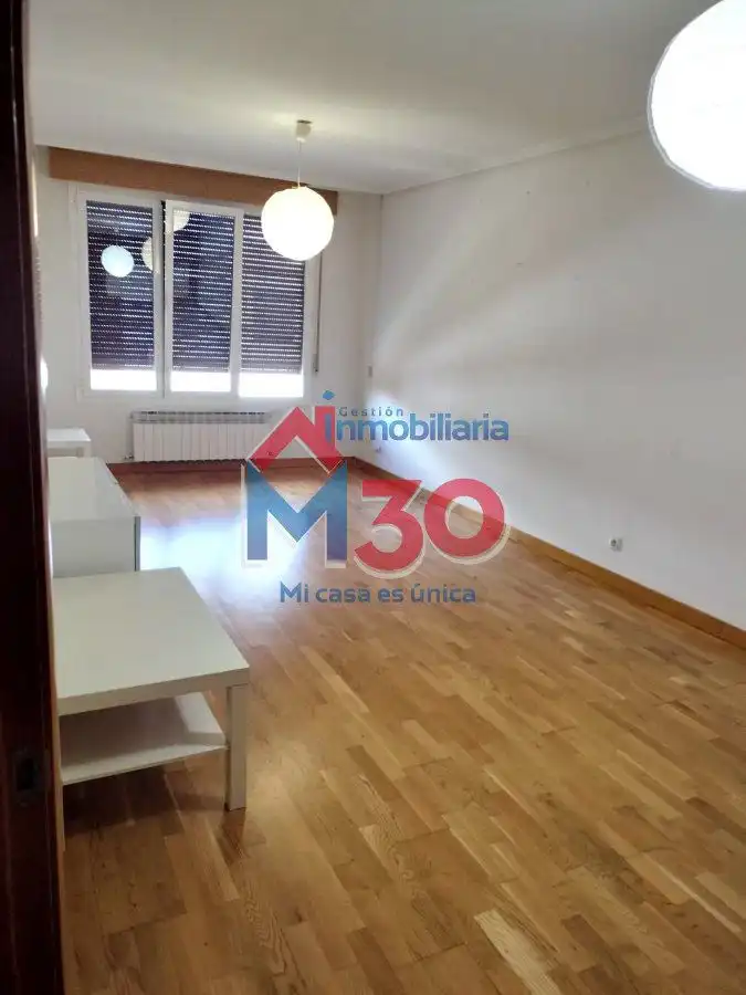 Sala de estar de Piso en venta en Miranda de Ebro con Calefacción, Terraza y Trastero