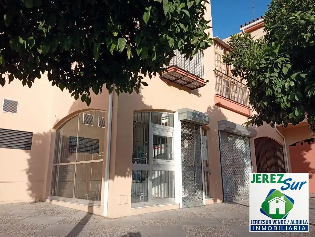 Vista exterior de Local en venda en Jerez de la Frontera
