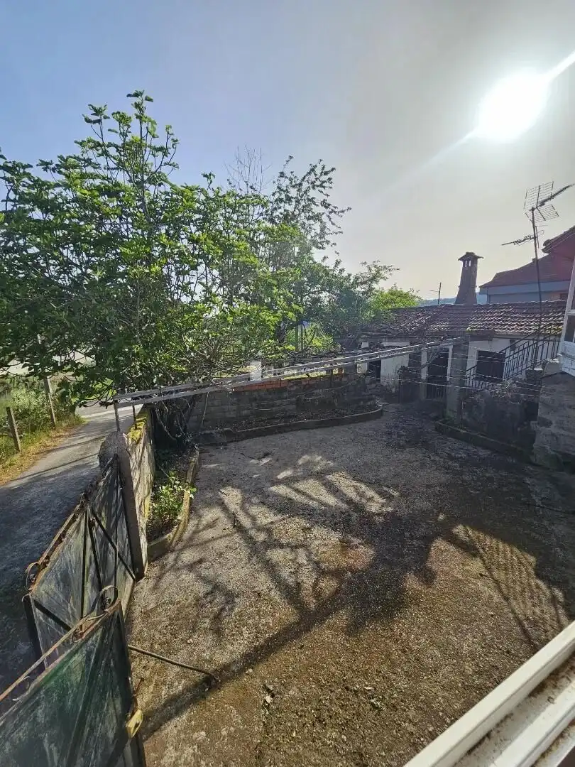Houses for sale in Toén  with Heating and Private garden