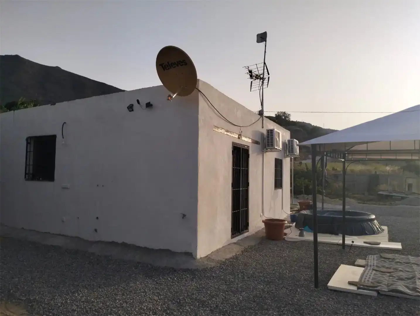Vista exterior de Casa o xalet en venda en Íllar amb Aire condicionat