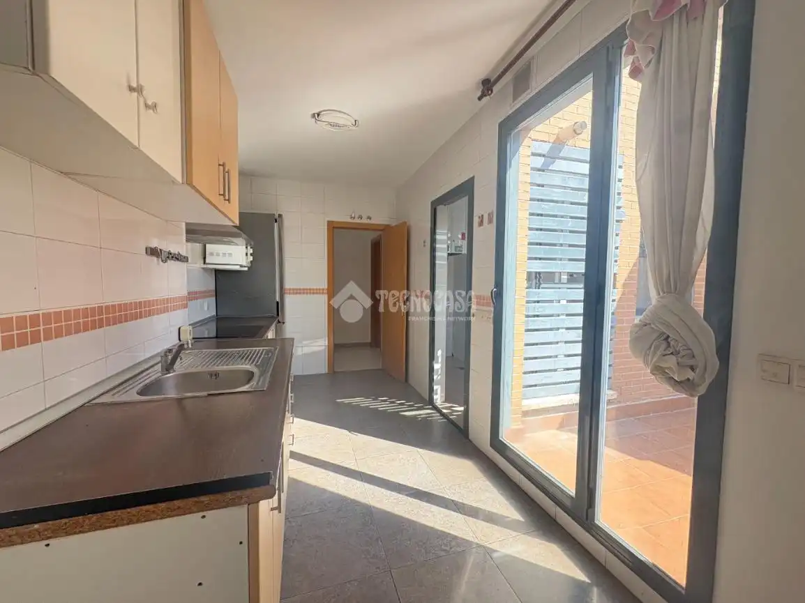 Kitchen of Flat for sale in Boadilla del Monte  with Terrace, Storage room and Community pool