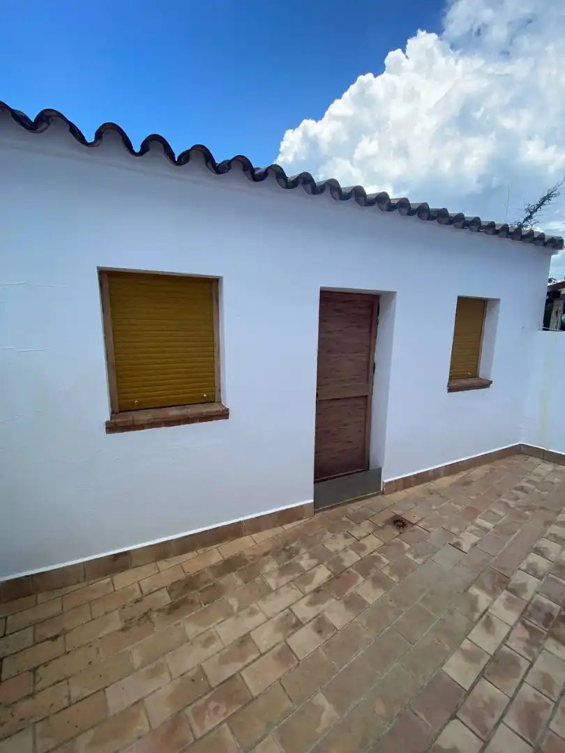 Vista exterior de Casa o xalet en venda en Benaocaz amb Moblat i Rentadora