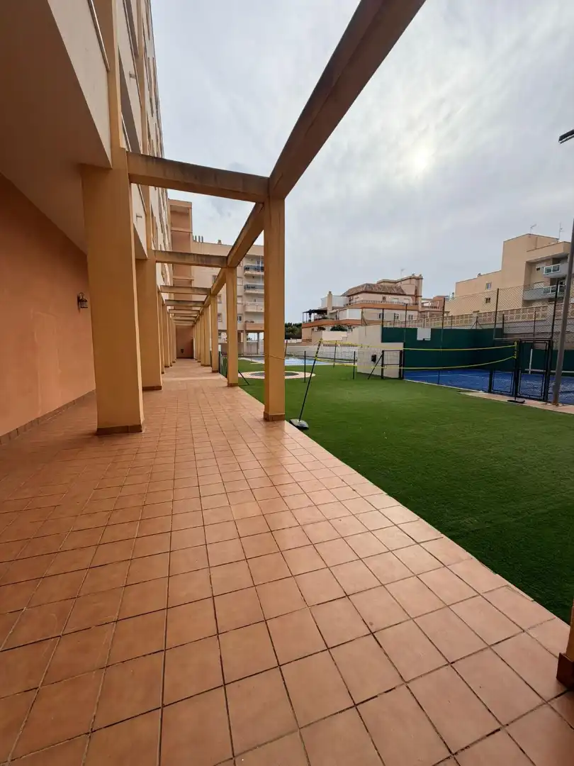 Terrasse von Wohnung zum Verkauf in Roquetas de Mar mit Klimaanlage, Möbliert und Gemeinschaftspool