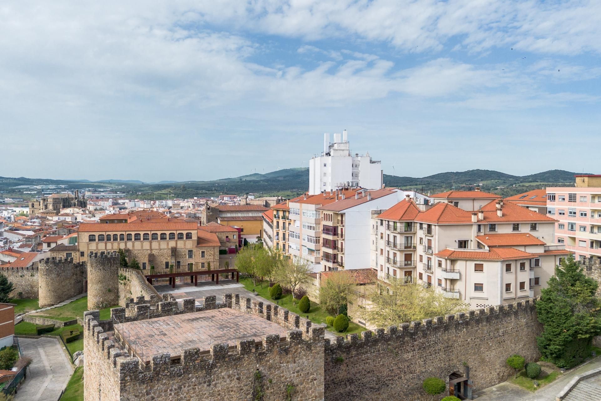 Vista exterior de Dúplex en venda en Plasencia amb Aire condicionat, Calefacció i Balcó