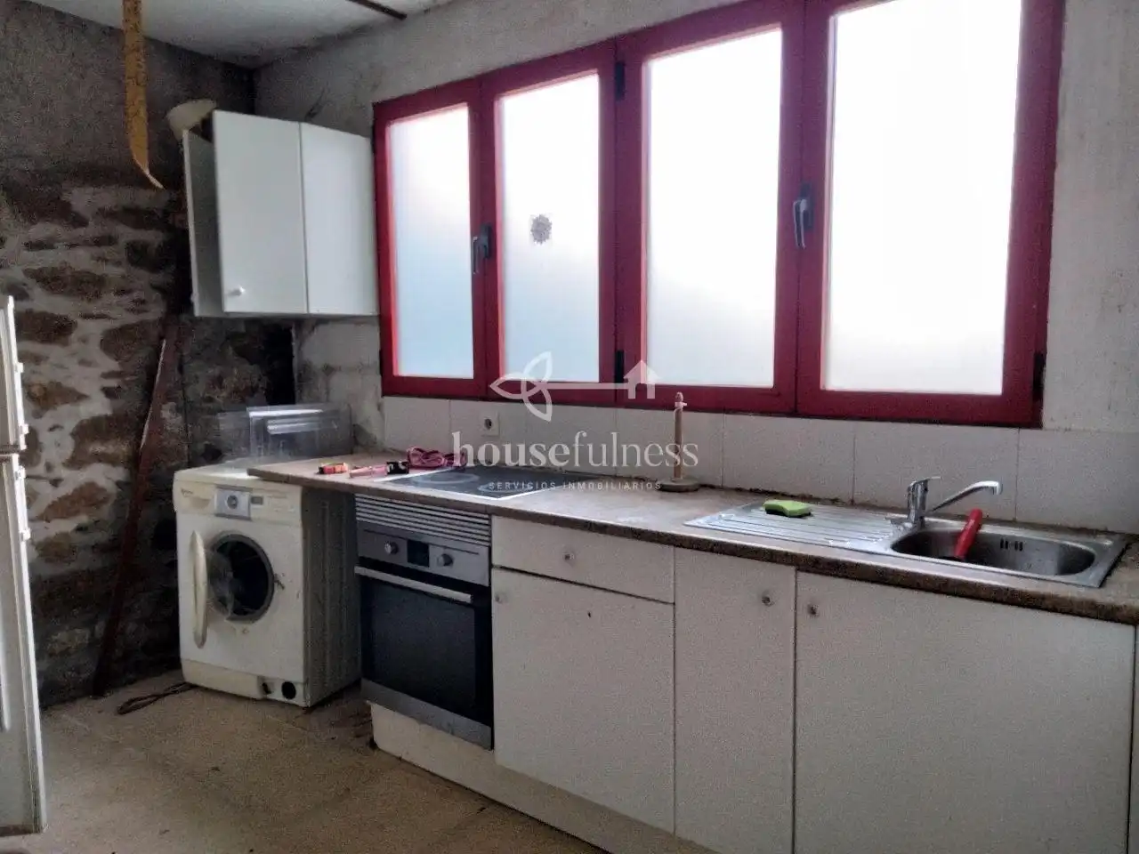 Cuina de Finca rústica en venda en Ferrol amb Calefacció i Jardí privat
