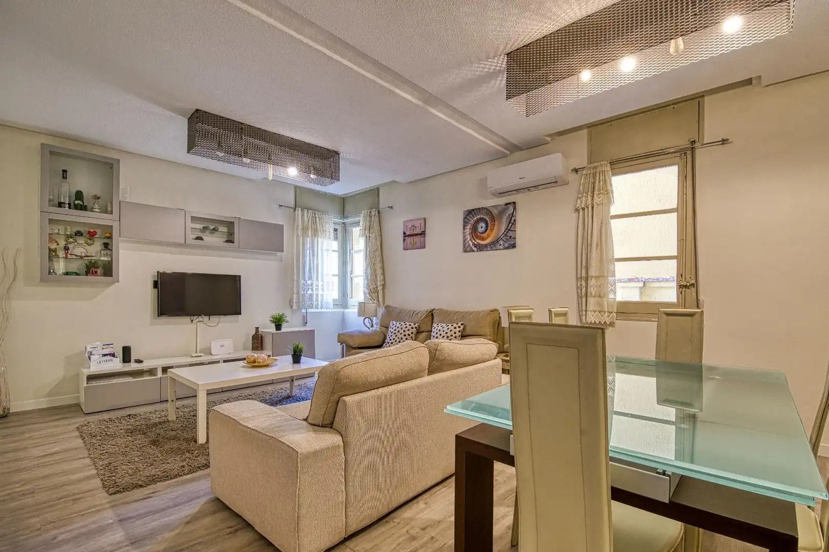 Sala d'estar de Pis en venda en Madrid amb Aire condicionat i Calefacció