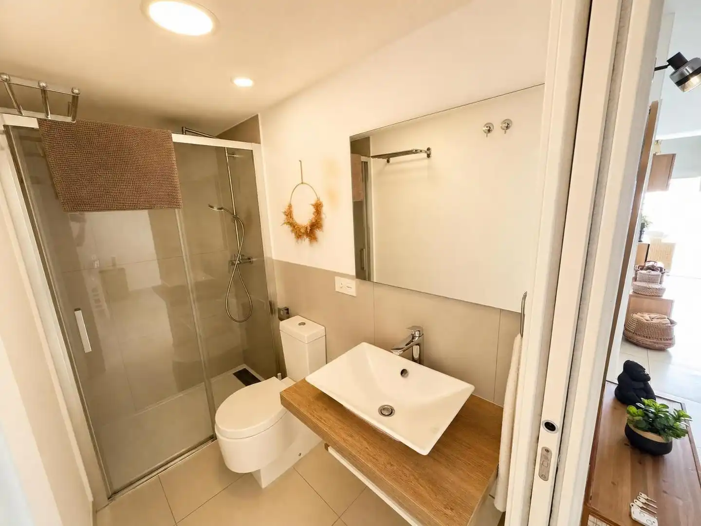 Baño de Apartamento en venta en Torrequebrada