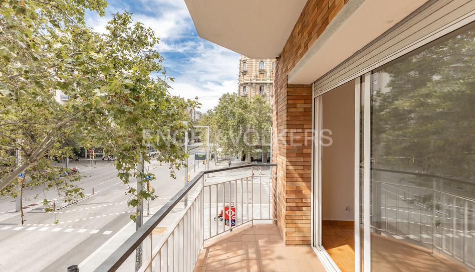 Foto 1 de Apartament en venda a Sant Antoni, Barcelona