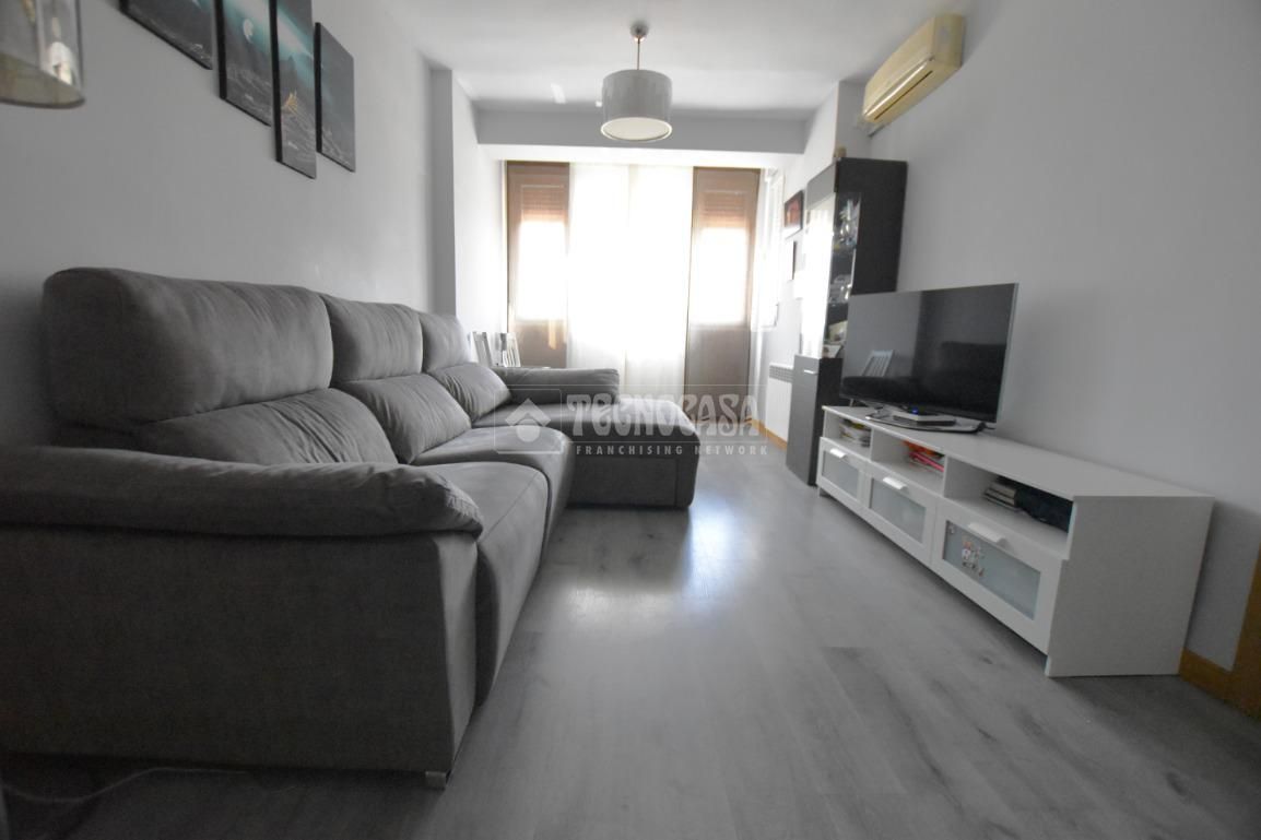 Living room of Flat for sale in Getafe  with Air Conditioner and Heating