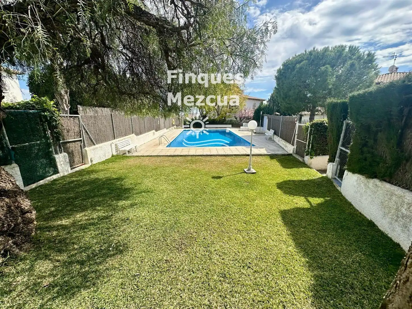 Swimming pool of Houses for sale in El Vendrell  with Terrace, Storage room and Swimming Pool
